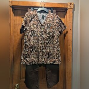 2pcs Med-Couture Camo V-Neck Medical Scrub Top & Cherokee Workwear Scrub Pants
